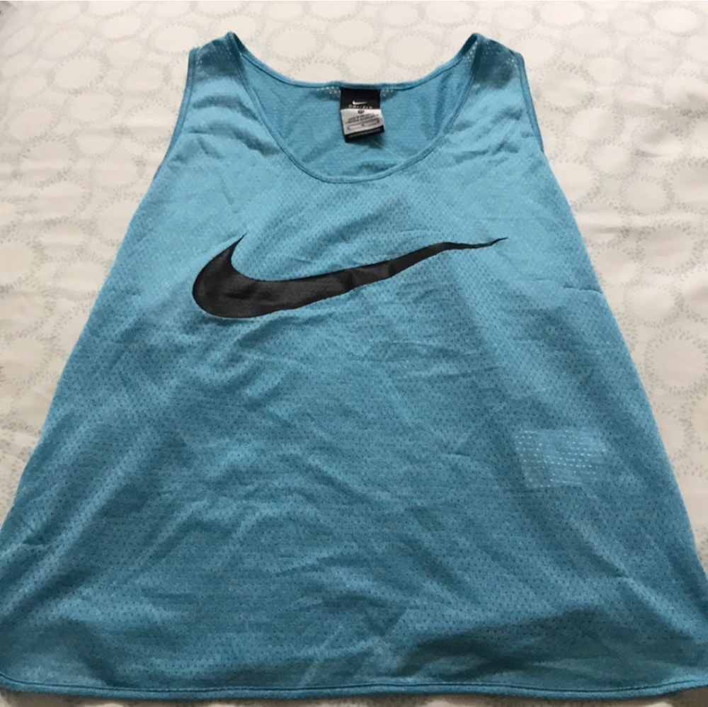 Nike running top - new